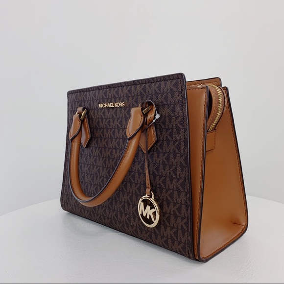 Michael Kors Hope Medium Messenger Bag - Picture 5 of 14